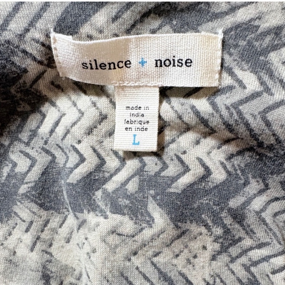 Silence + Noise Urban Outfitters L Gray Chevron Tiered Lace Mesh Trim Tank Top - Picture 8 of 8